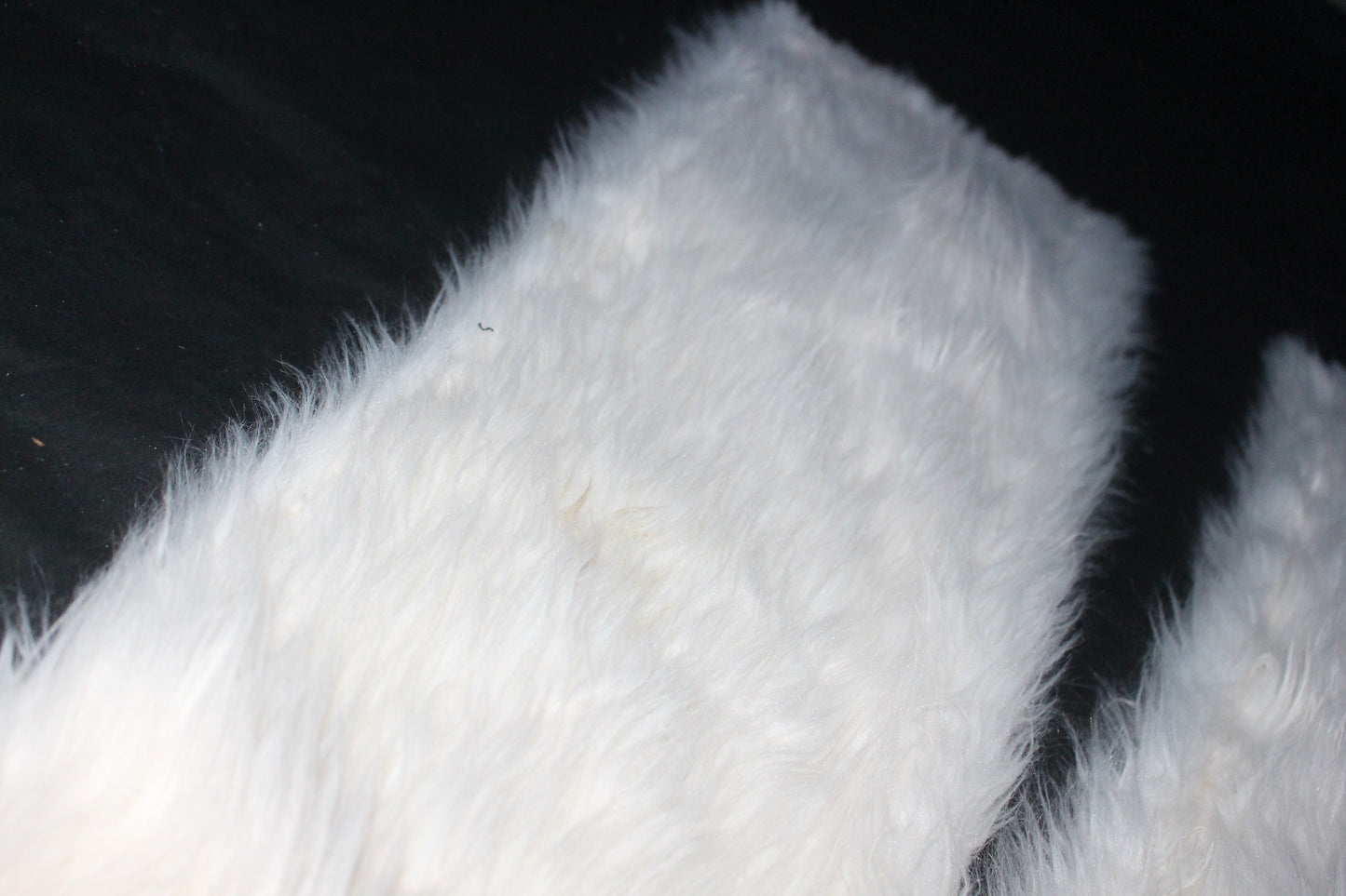 White Fur 1of1 (30x32)