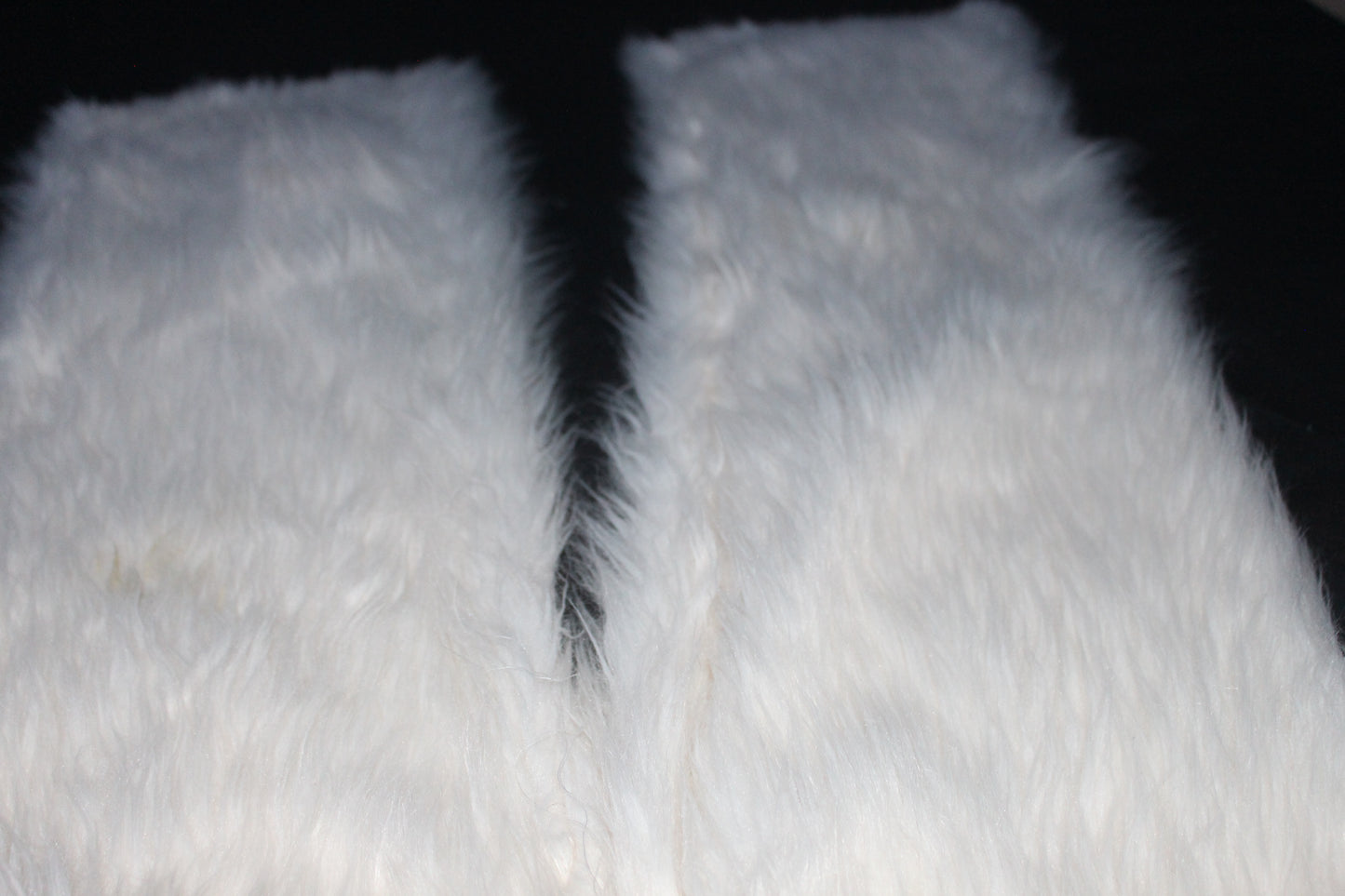 White Fur 1of1 (30x32)
